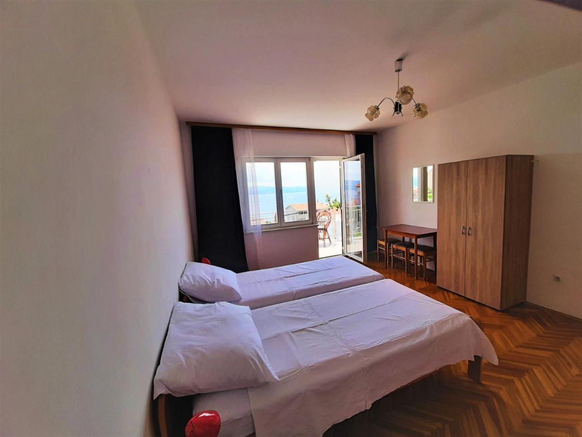 Apartments Tina Omiš Eksteriør billede