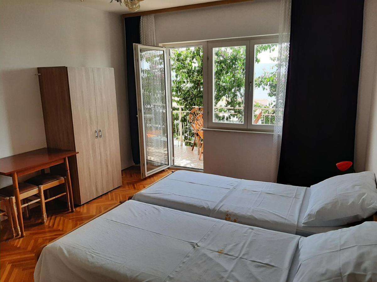 Apartments Tina Omiš Eksteriør billede